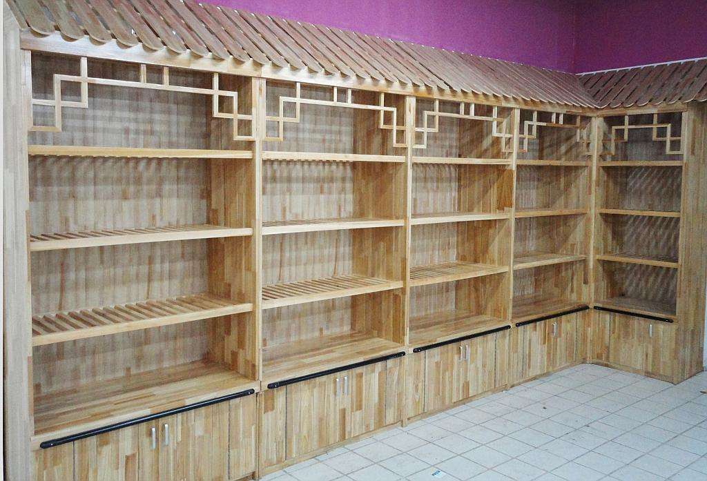 為何木質(zhì)貨架在戶外時間長了會變色